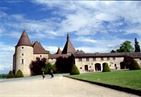 Chateau de Corcelles. Вид с наружней парковки